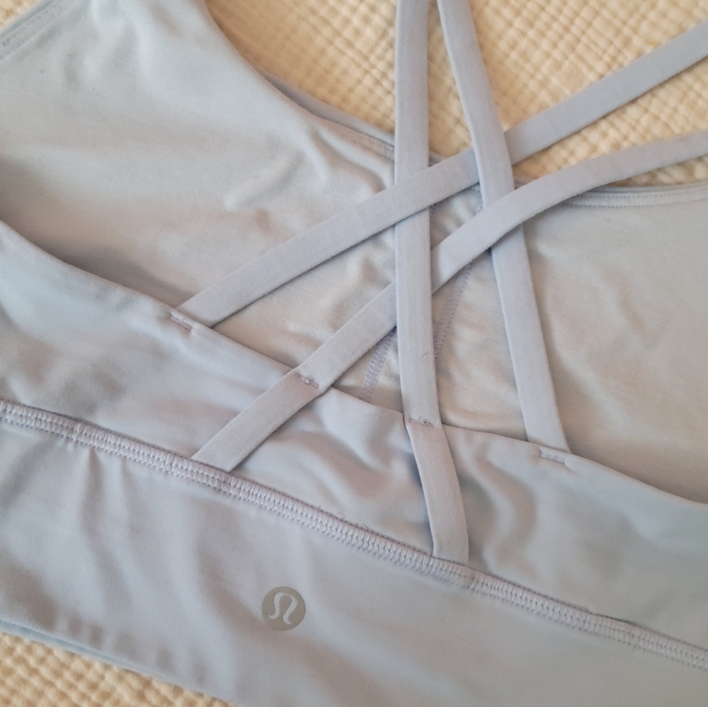 Lululemon Energy Bra Longline *Medium Support, B–D Cups Light Blue Size 8 Stains - Picture 6 of 8